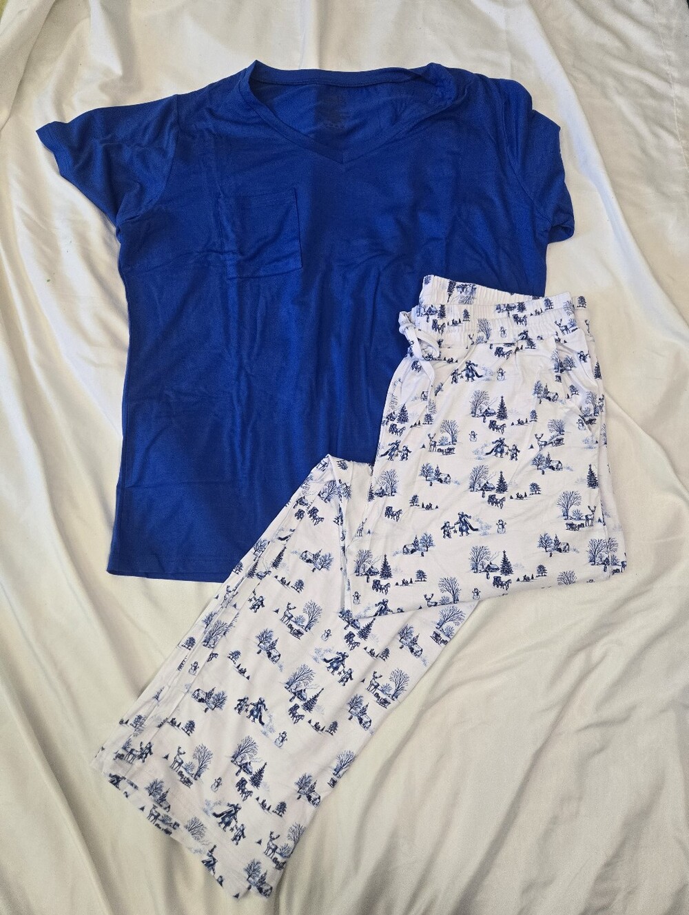NWT Bamboo Womens Pajamas Set. Pocket V-neck Tshirt And Pants! Size Large